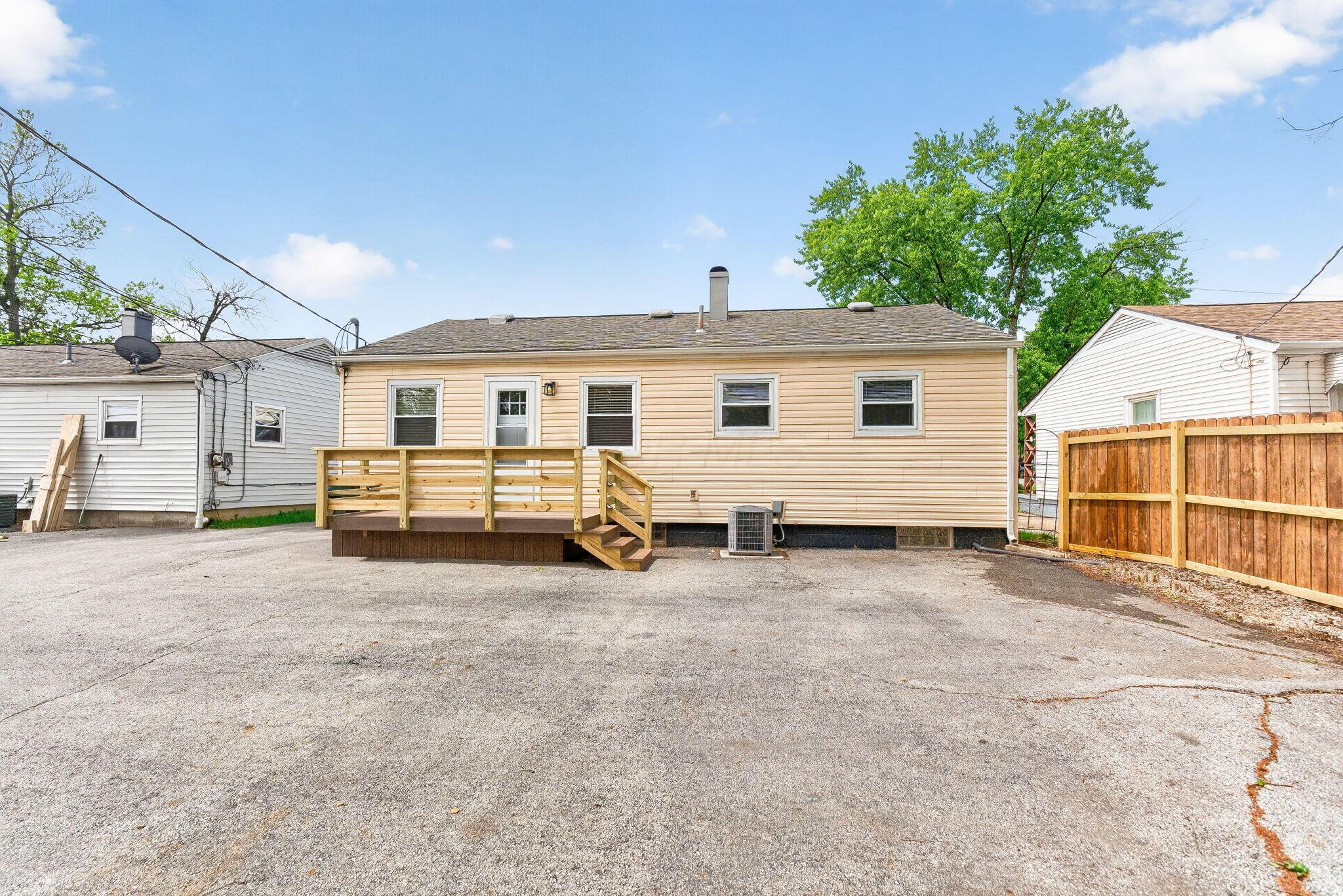 5274 Sinclair Road Columbus, OH 43229 - Photo 23 of 31