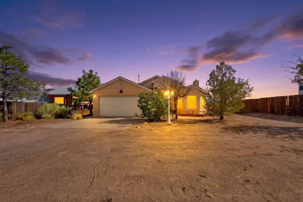$2,200 | 204 10th Avenue Southwest, Rio Rancho, NM 87124