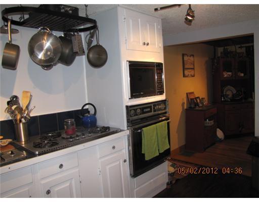 150 Quaker Road Sidney, ME 04330 - Photo 9 of 16 Kitchen.
