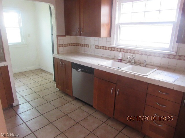 3609 Cedarbrook Road Cleveland, OH 44118 - Photo 5 of 13
