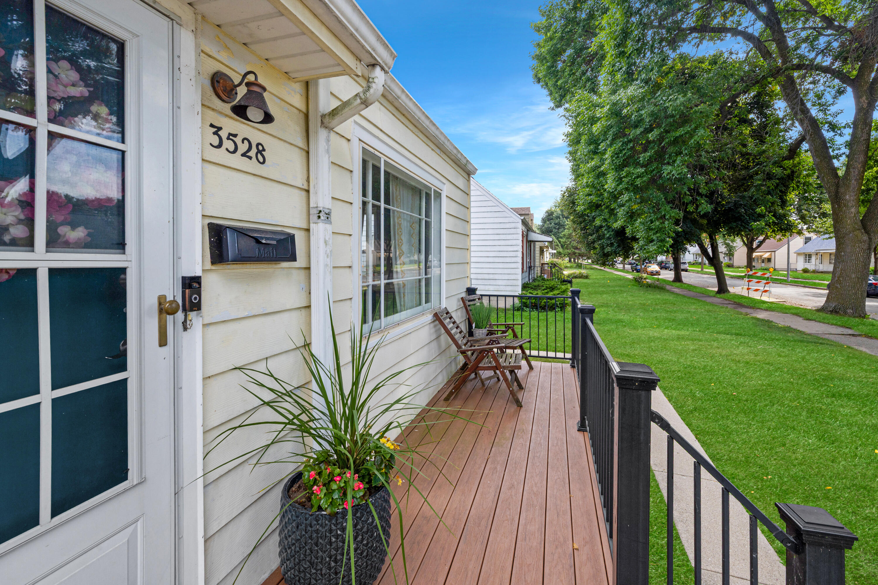 3528 South Herman Street Milwaukee, WI 53207 - Photo 2 of 18 223A3857