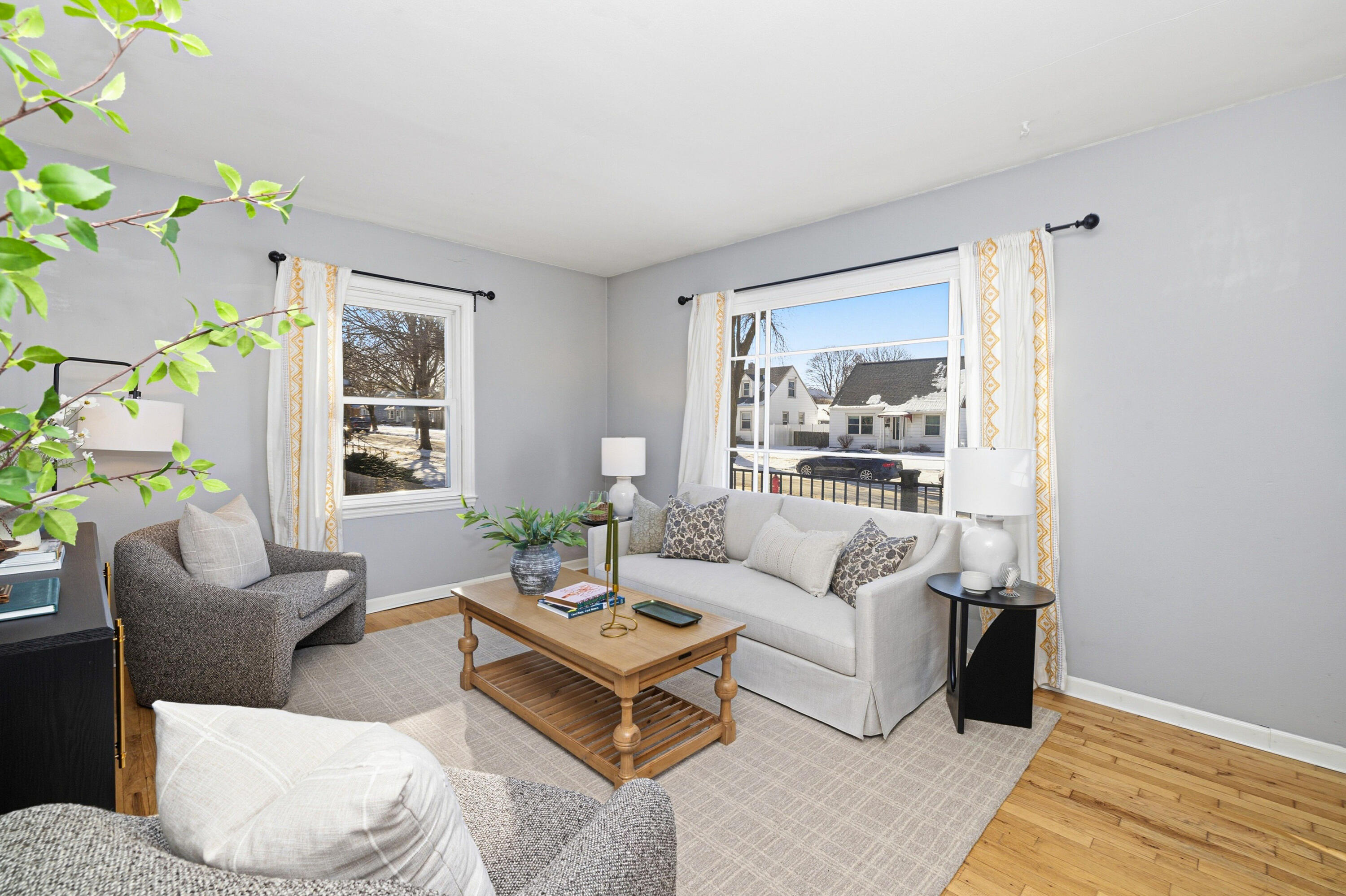 3528 South Herman Street Milwaukee, WI 53207 - Photo 4 of 18 223A9994