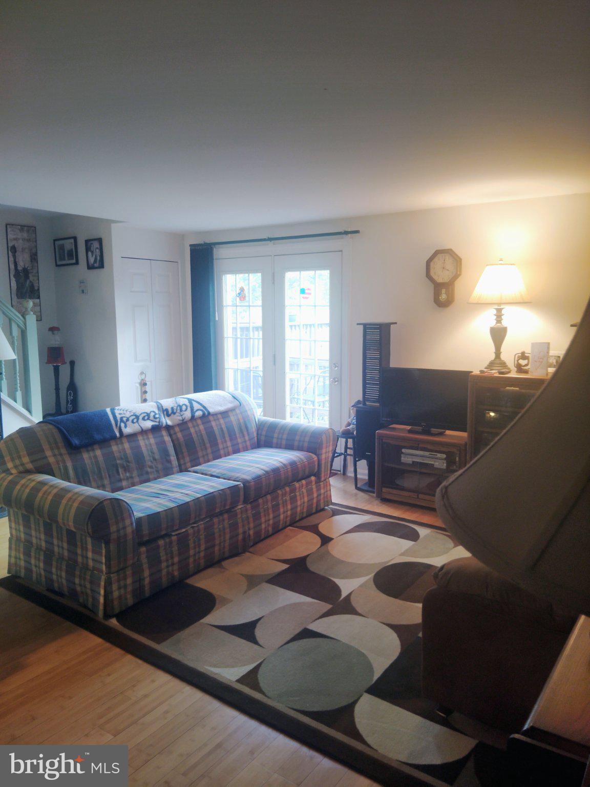 69 Johnson Smithsburg, MD 21783 - Photo 21 of 39 a living room with furniture and a large window
