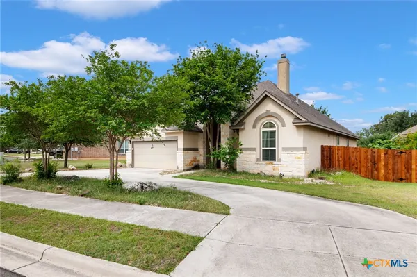 $425,000 | 472 Mission Hill Run, New Braunfels, TX 78132
