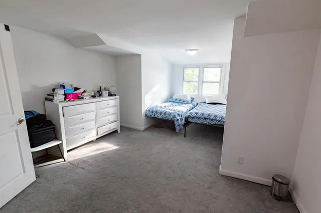 $1,349,999 | 563 Oxford Road, Cedarhurst, NY 11516