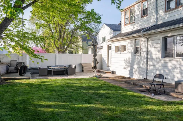 $1,349,999 | 563 Oxford Road, Cedarhurst, NY 11516