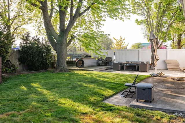 $1,349,999 | 563 Oxford Road, Cedarhurst, NY 11516