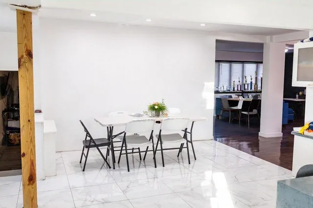 $1,349,999 | 563 Oxford Road, Cedarhurst, NY 11516