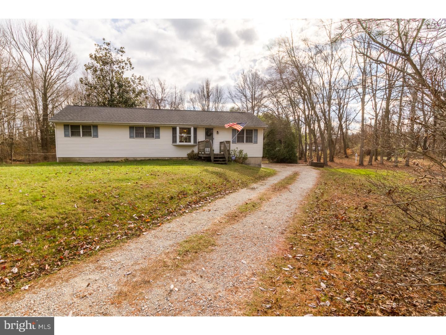 94 Monmouth Road Wrightstown, NJ 08562 - Photo 3 of 25 Gallery Image 3