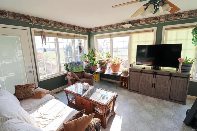 $314,900 | 7719 Highway 66, Wadesville, IN 47638