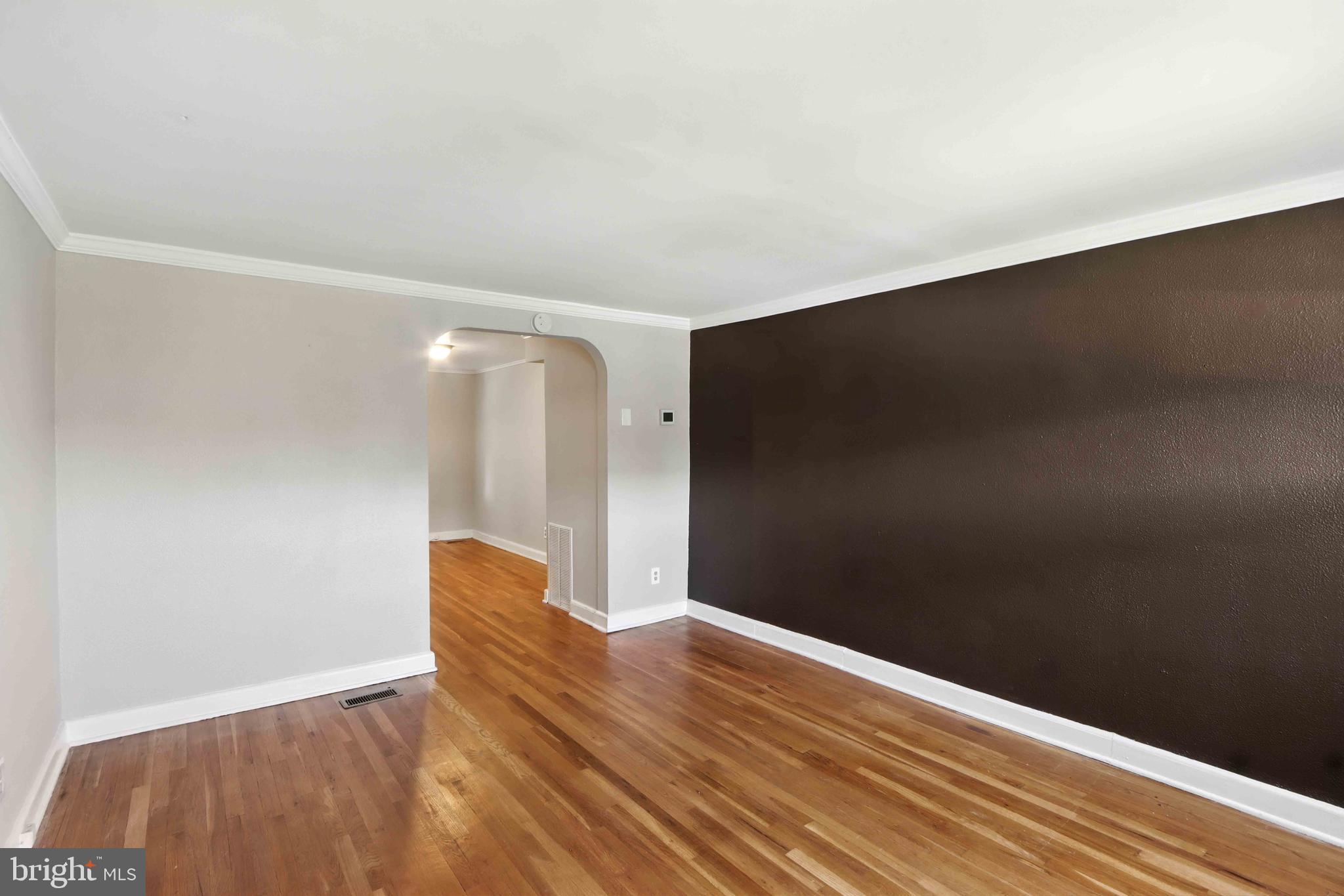 3714 Greenvale Road Baltimore, MD 21229 - Photo 4 of 37 Gallery Image 4