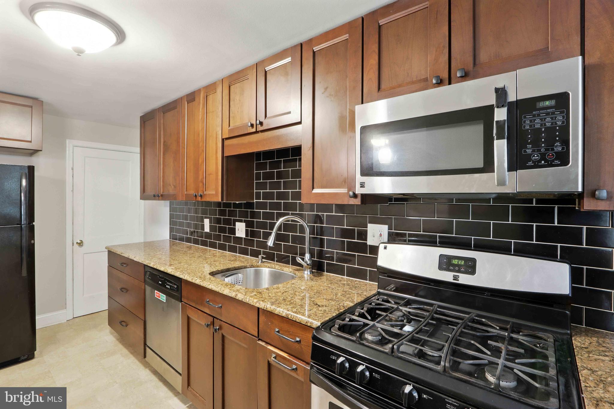 3714 Greenvale Road Baltimore, MD 21229 - Photo 10 of 37 Gallery Image 10