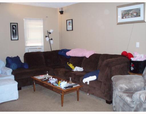 9 West View Street Warwick, RI 02889 - Photo 3 of 6 Den/Family/Great Room.