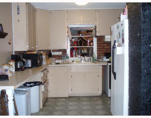9 West View Street Warwick, RI 02889 - Photo 5 of 6 Kitchen.