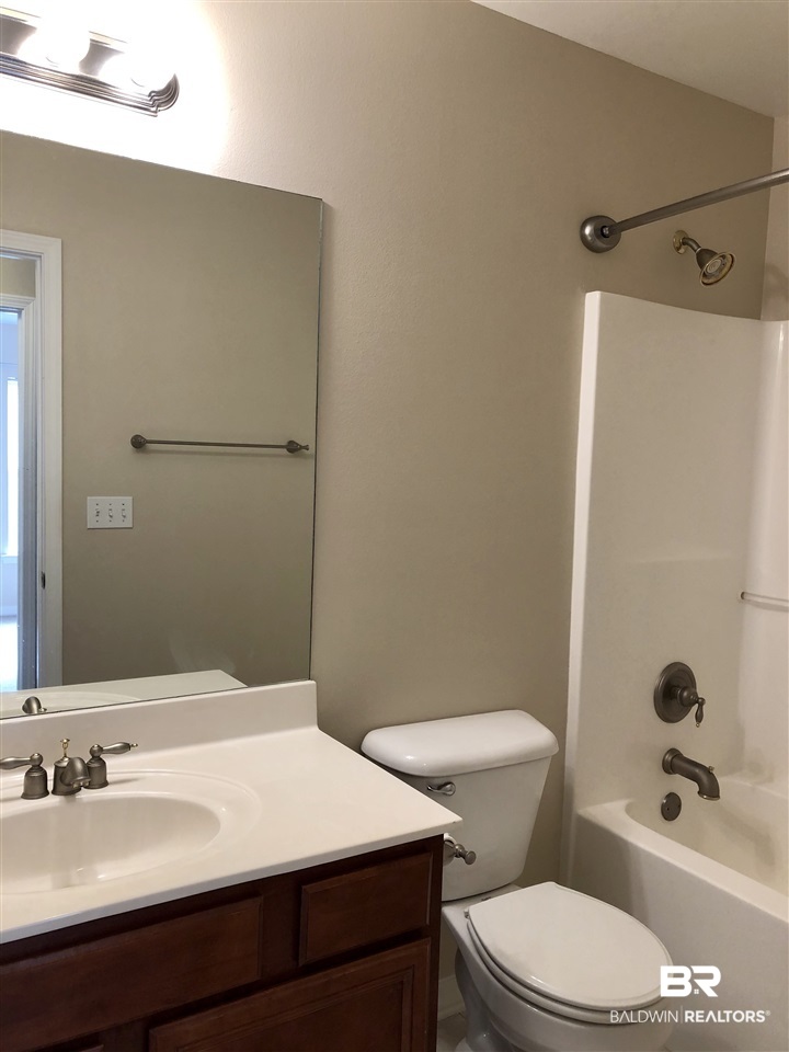 3212 Upton Gray Place Foley, AL 36535 - Photo 28 of 36 2nd Bathroom
