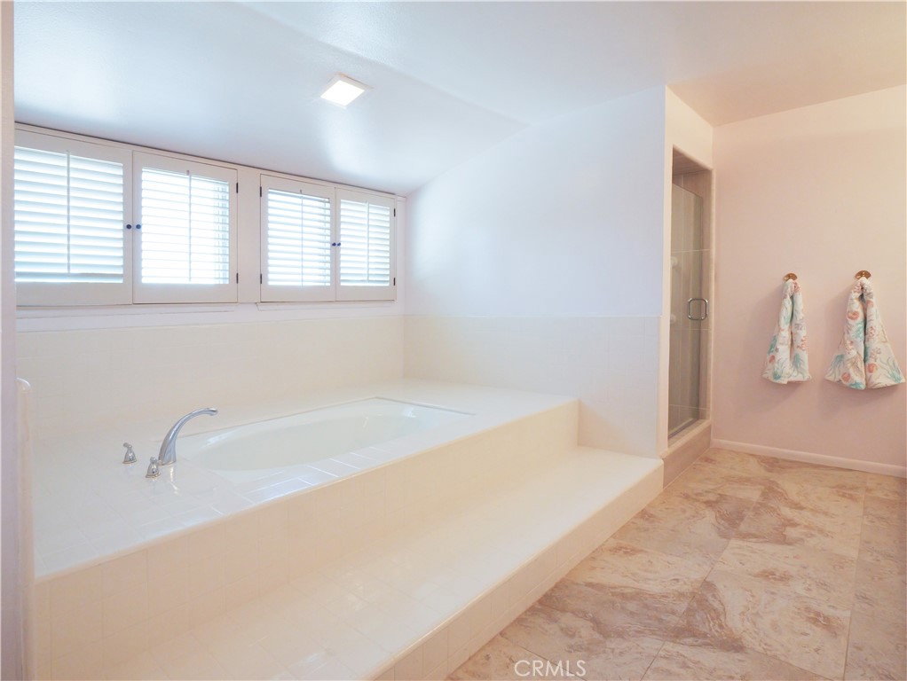 5465 Valley View Road Rancho Palos Verdes, CA 90275 - Photo 21 of 44 Primary Bath