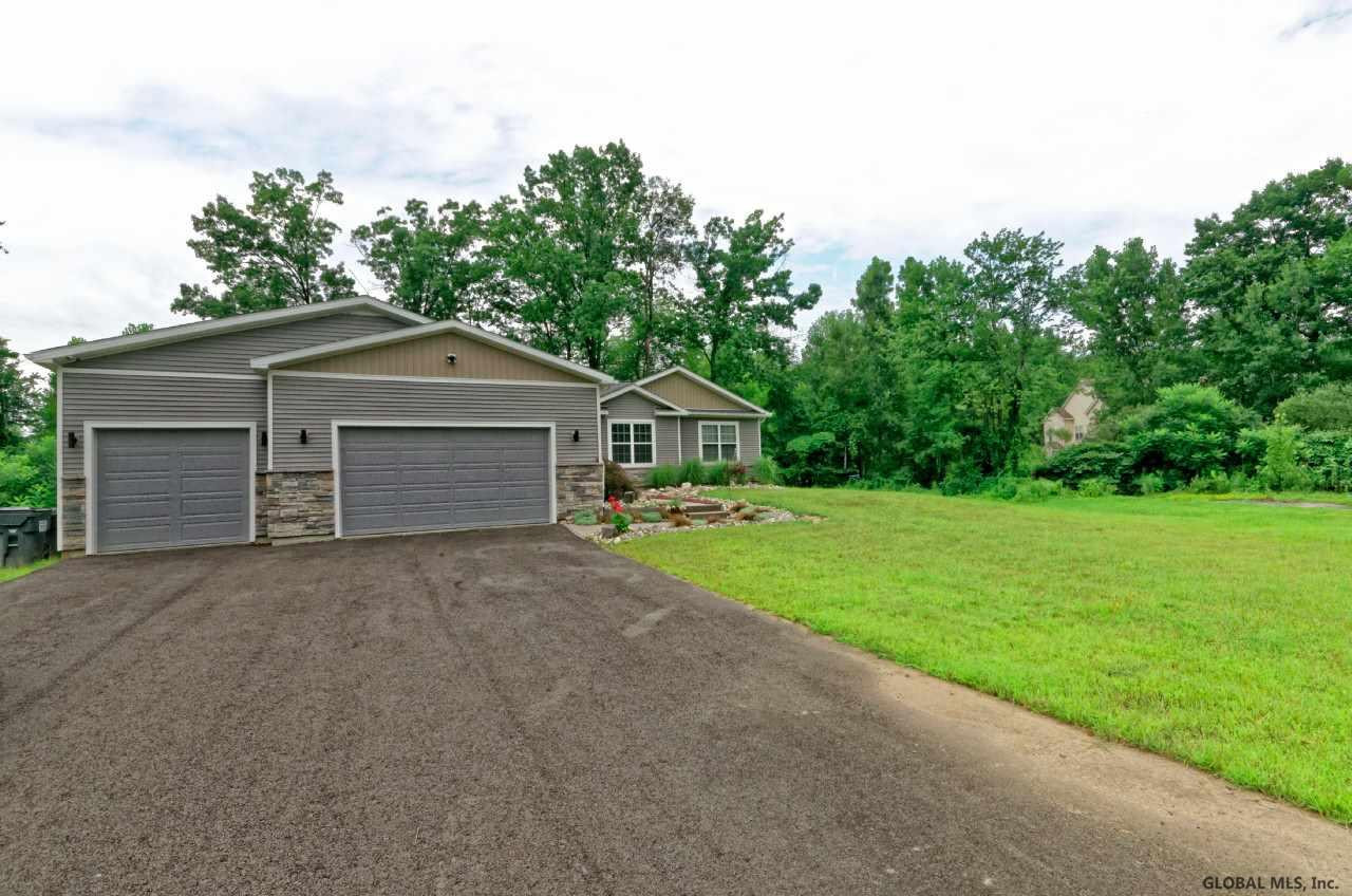 14 Hayner Road Halfmoon, NY 12188 - Photo 2 of 18 Photo 2