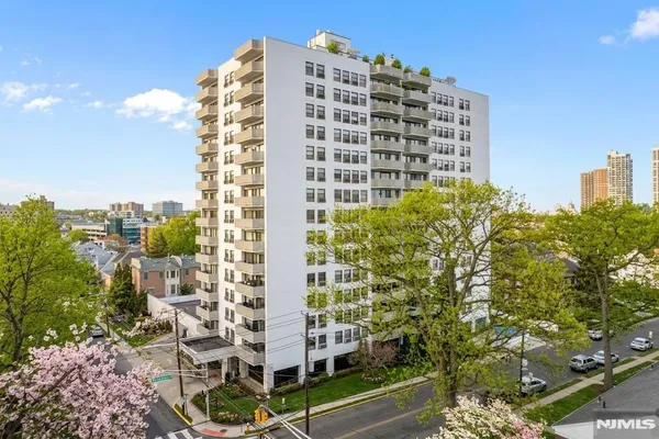 $499,000 | 1600 Center Avenue, Unit 12C, Fort Lee, NJ 07024