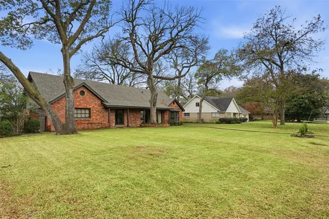 $499,500 | 8625 Marys Creek Drive, Benbrook, TX 76116