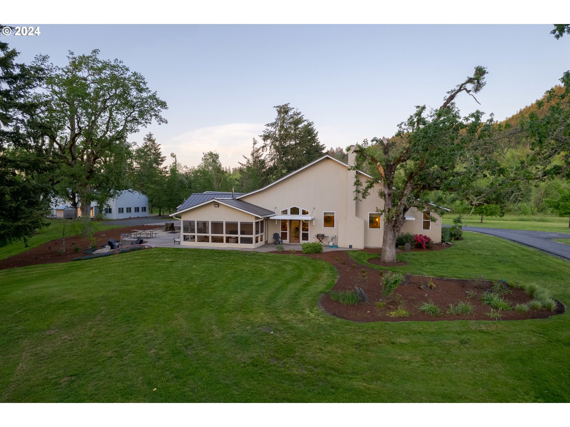 82675 Sears Road Creswell, OR 97426 - Photo 12 of 47 Gallery Image 12