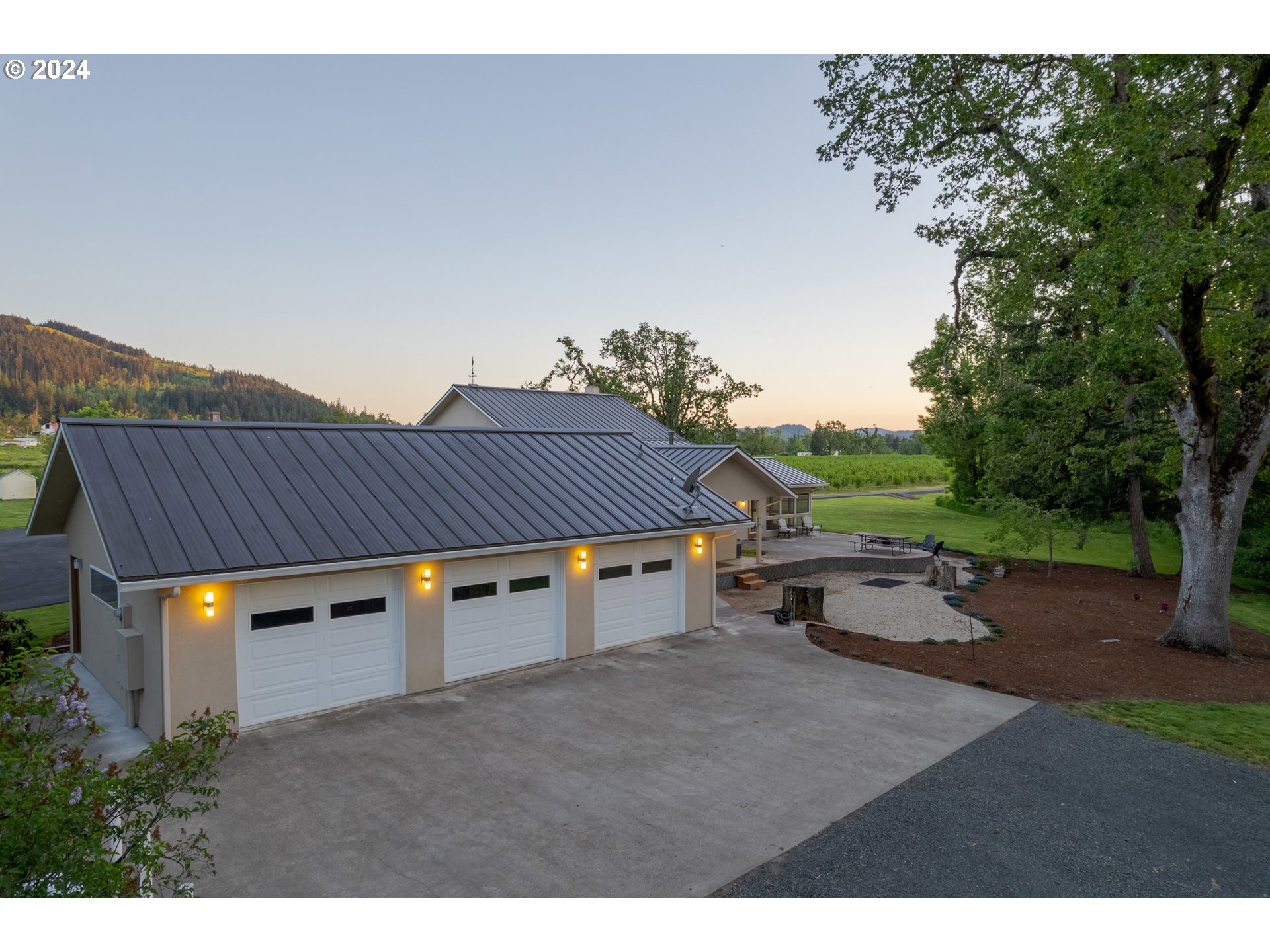 82675 Sears Road Creswell, OR 97426 - Photo 9 of 47 Gallery Image 9