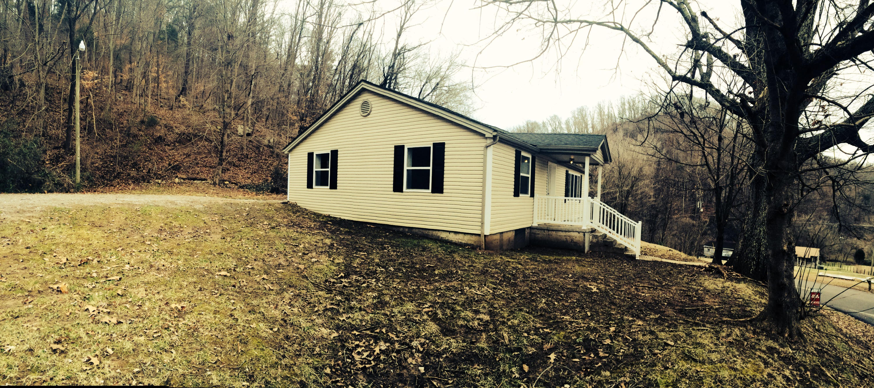 3912 Shipe Road Corryton, TN 37721 - Photo 3 of 13 Side Yard