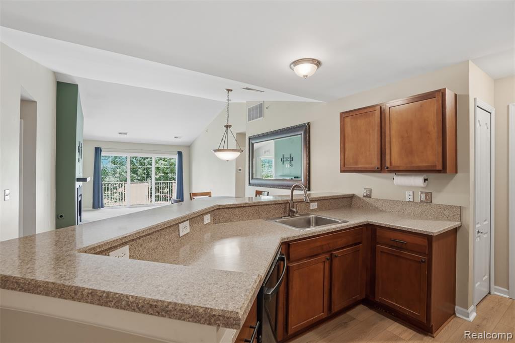 320 North Wixom Road, Unit 30 Wixom, MI 48393 - Photo 13 of 28