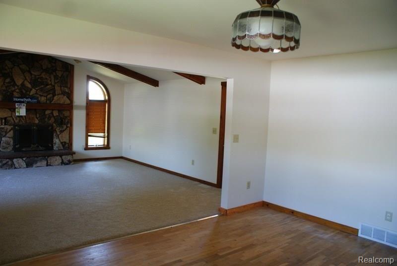3350 Murphy Lake Road Millington, MI 48746 - Photo 20 of 46 081129.JPG