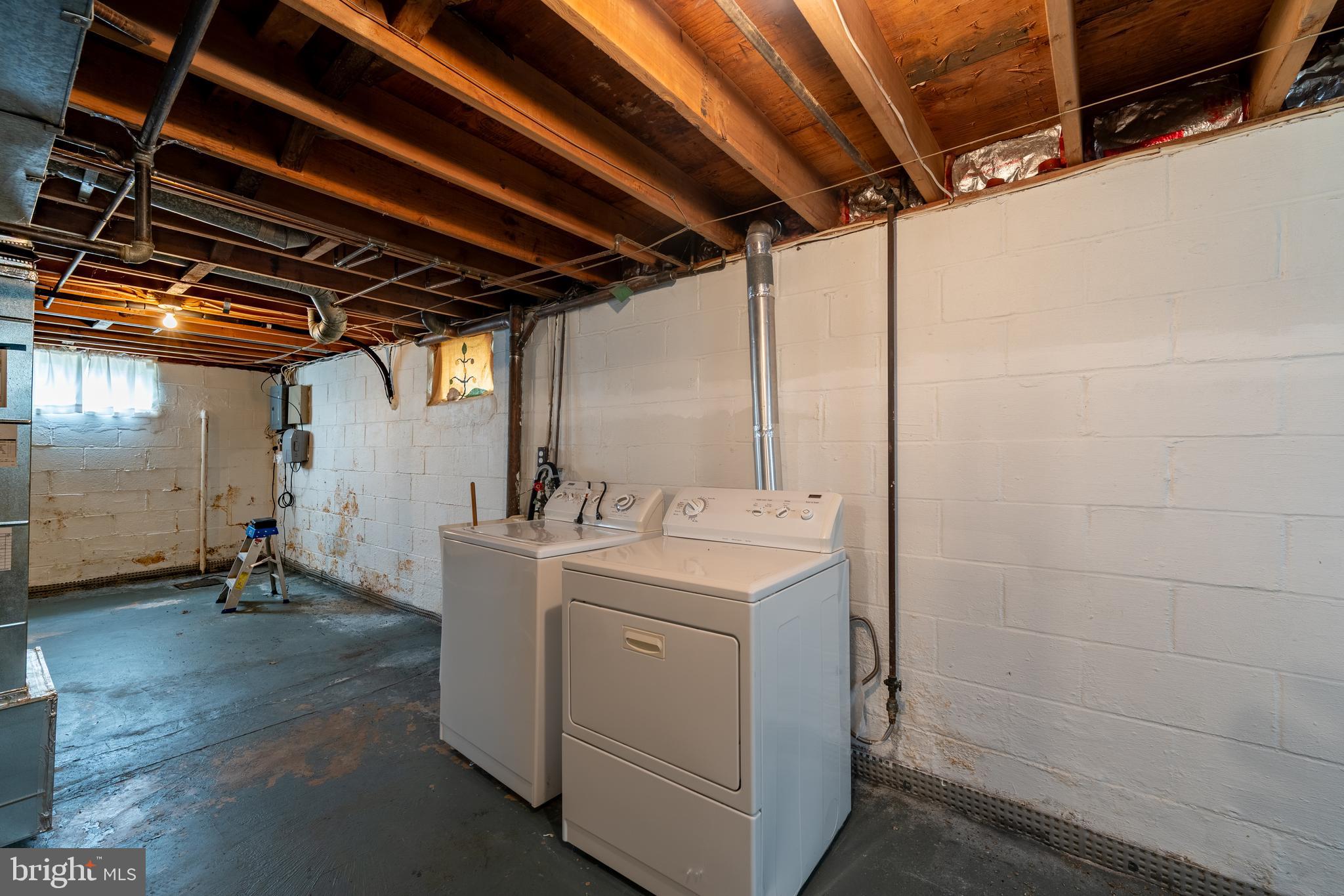 1412 Willshire Drive Aberdeen, MD 21001 - Photo 26 of 28 a utility room with dryer and washer