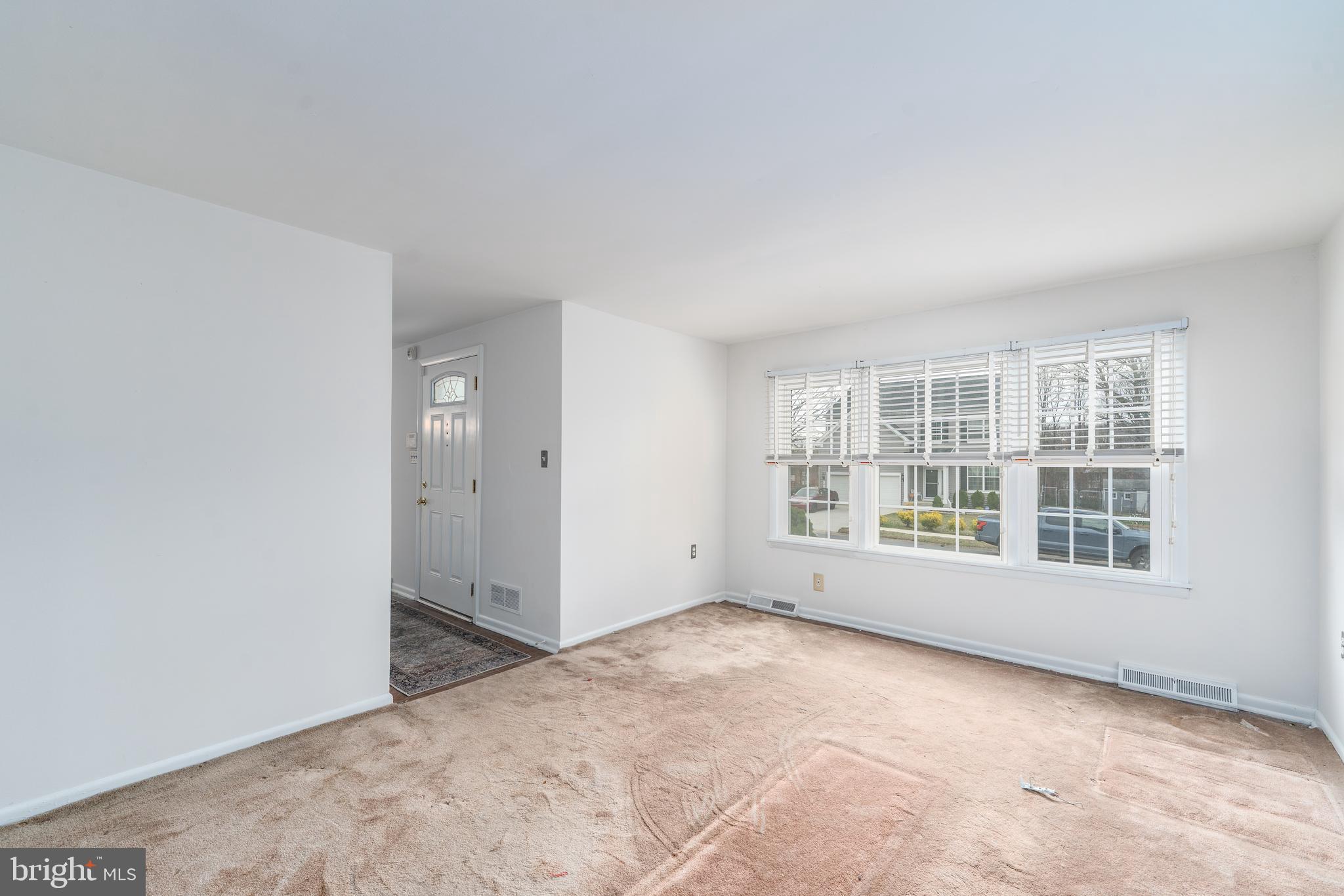 1412 Willshire Drive Aberdeen, MD 21001 - Photo 7 of 28 an empty room with a window