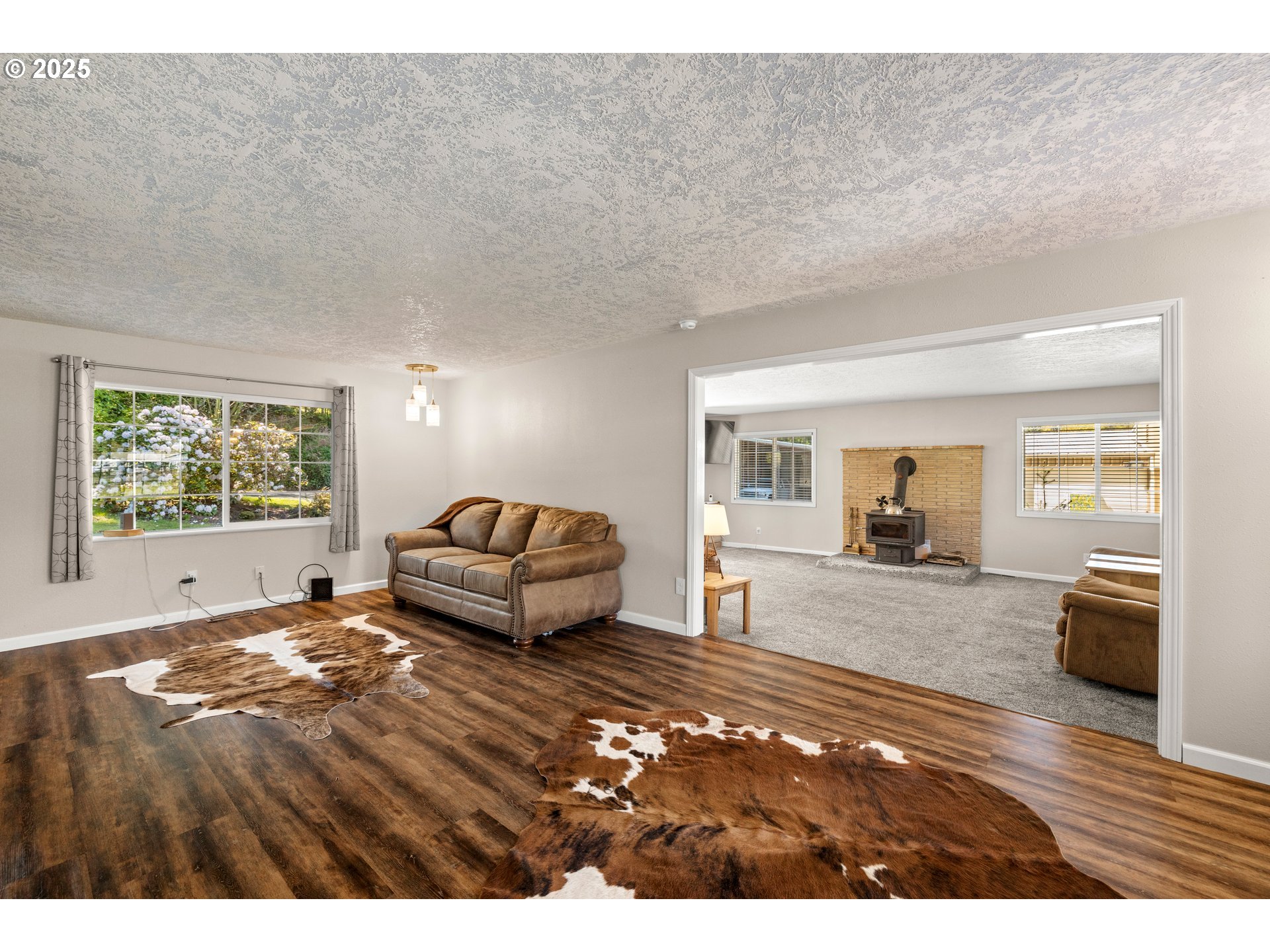 35000 Southeast Bell Maple Drive Boring, OR 97009 - Photo 13 of 43 Living Room