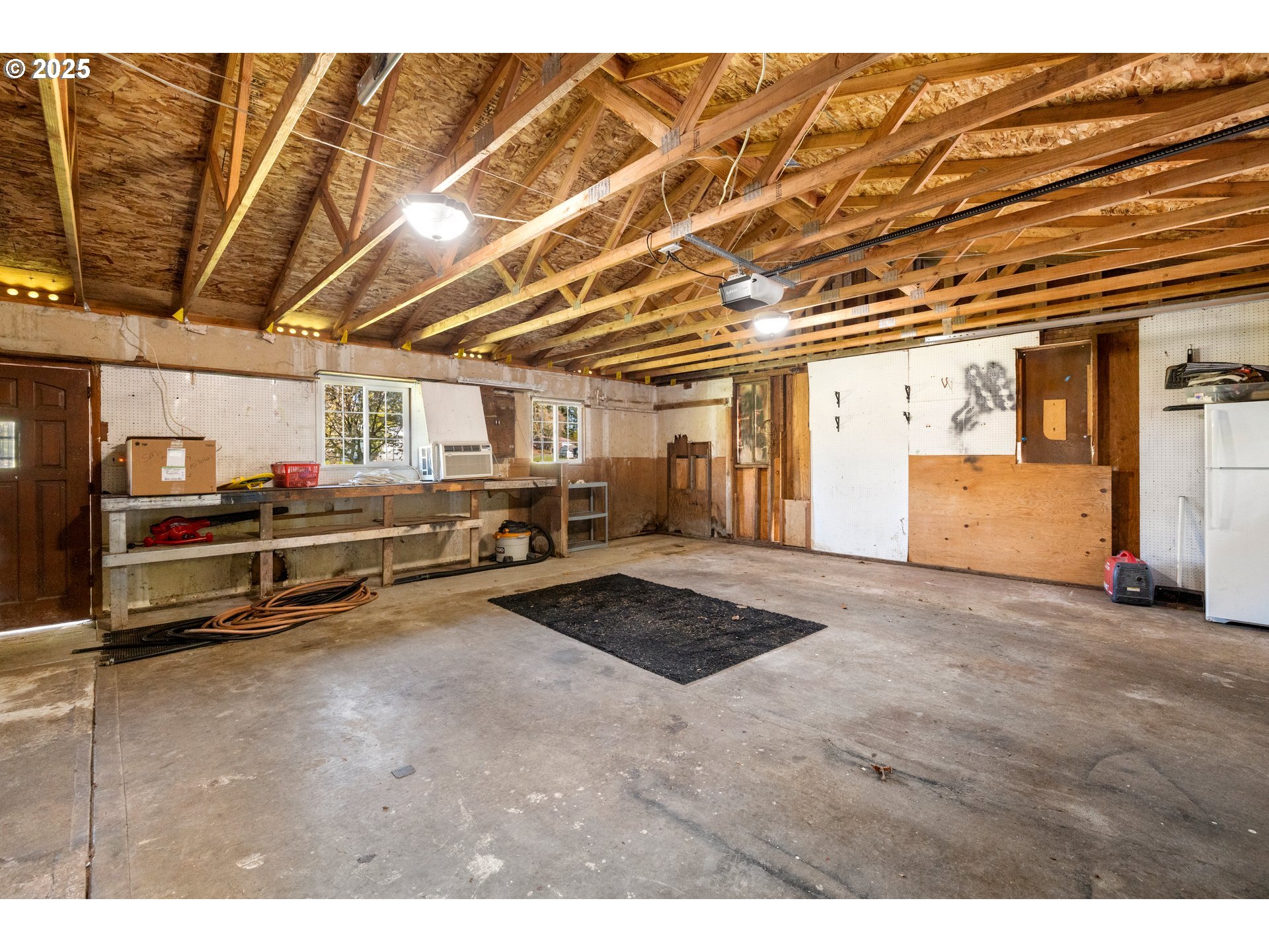 35000 Southeast Bell Maple Drive Boring, OR 97009 - Photo 34 of 43 Garage