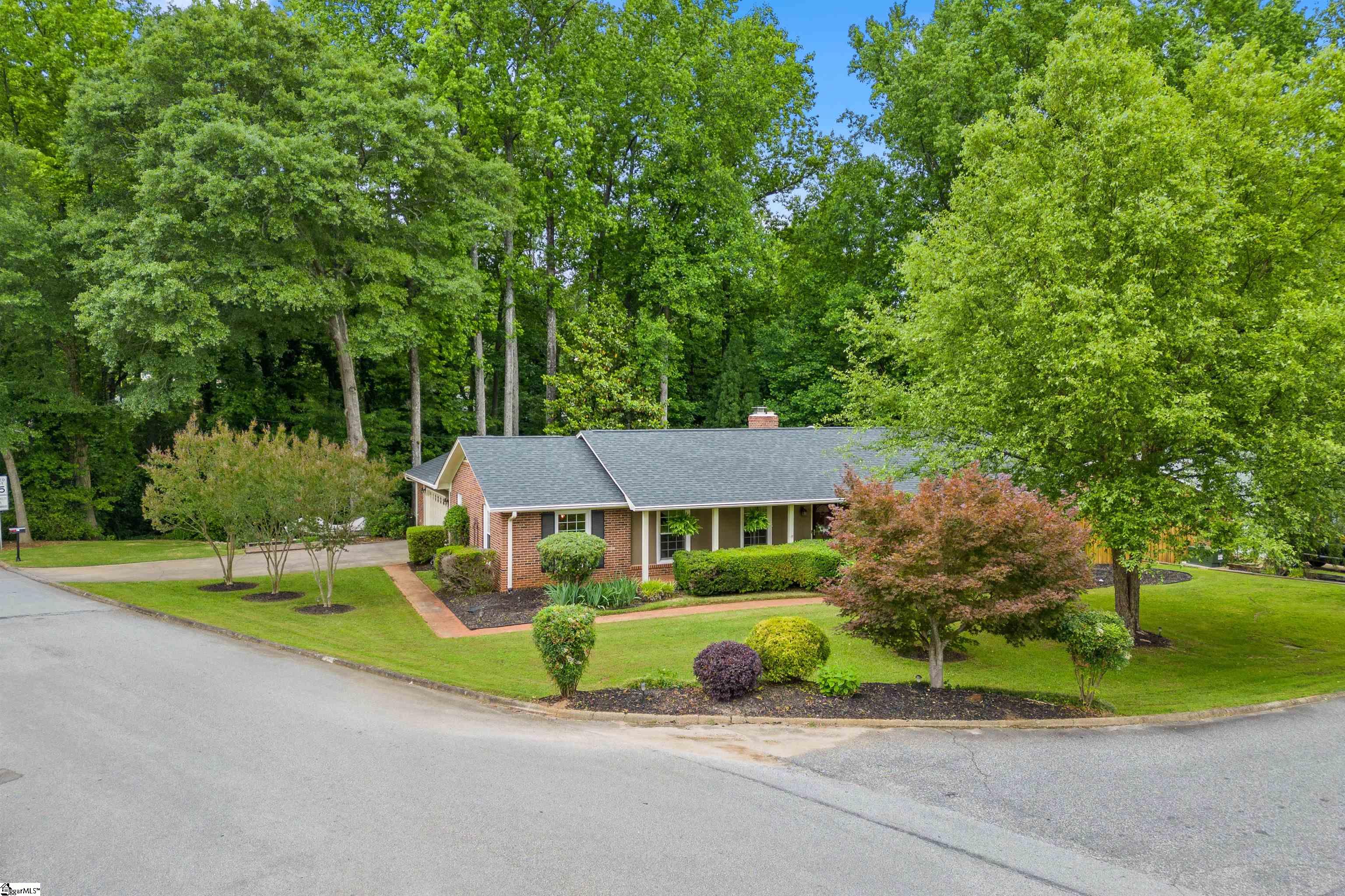 300 Newtonmore Road Greenville, SC 29615 - Photo 1 of 30 Gallery Image 1