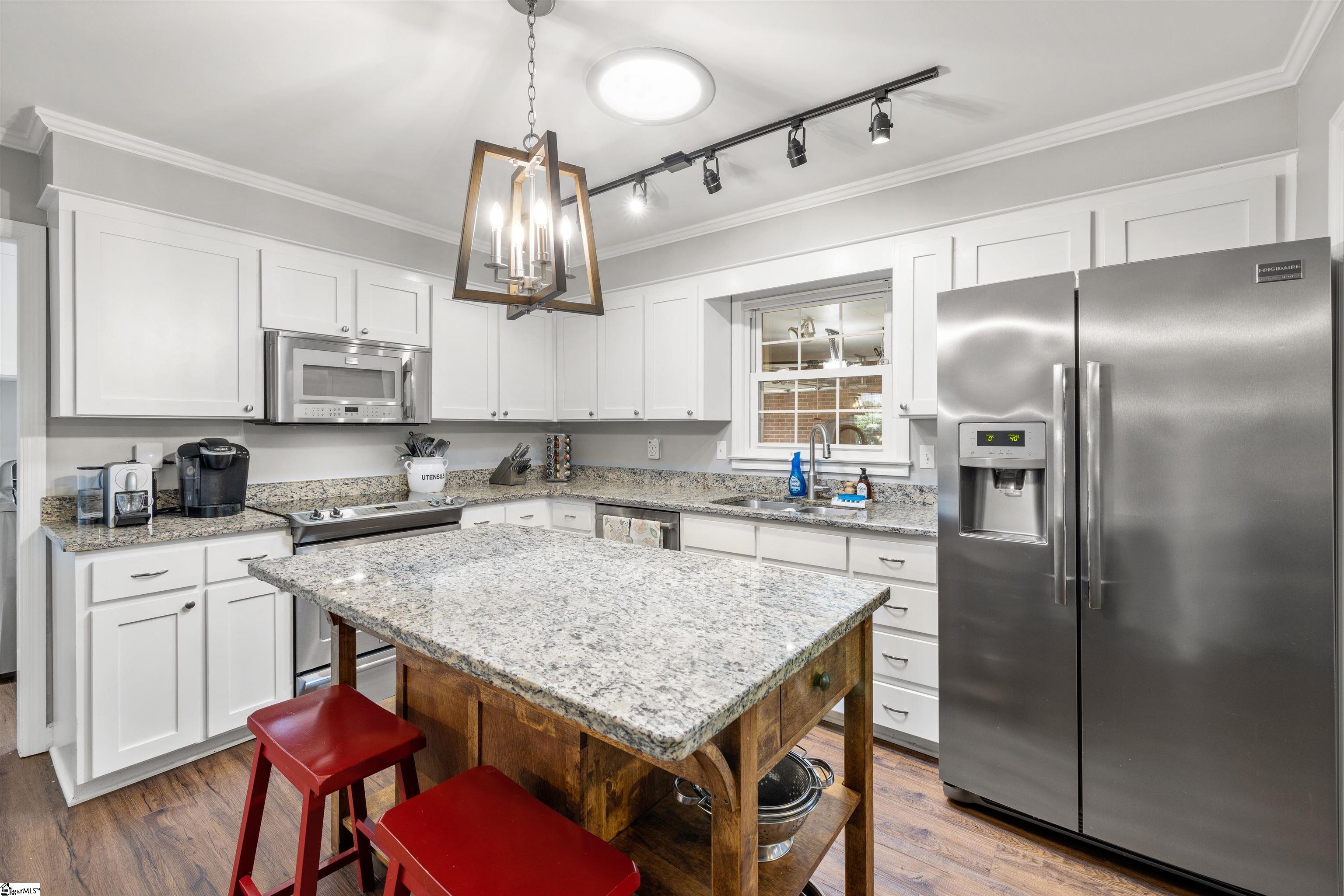 300 Newtonmore Road Greenville, SC 29615 - Photo 11 of 30 Gallery Image 11