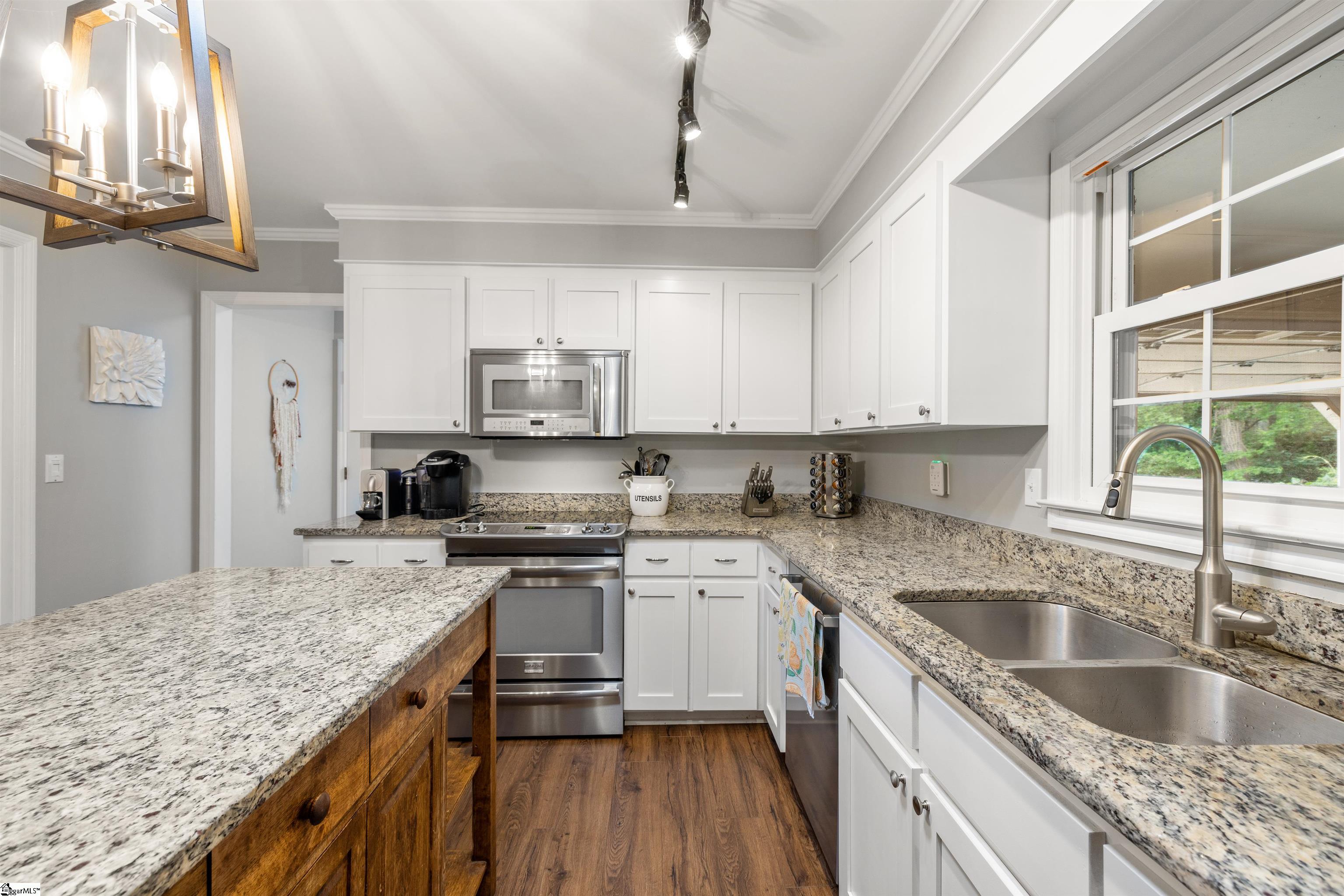 300 Newtonmore Road Greenville, SC 29615 - Photo 12 of 30 Gallery Image 12