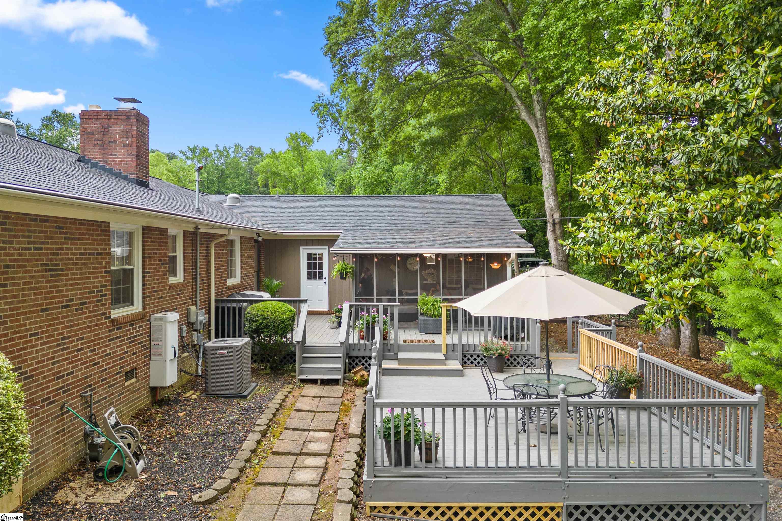 300 Newtonmore Road Greenville, SC 29615 - Photo 5 of 30 Gallery Image 5