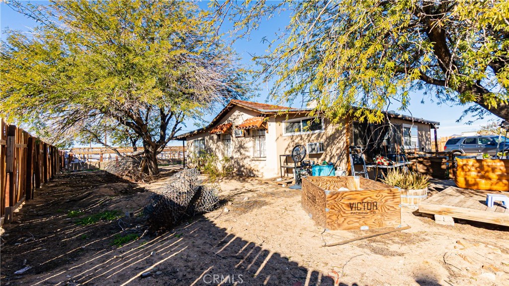 3606 Mojave Road Twentynine Palms, CA 92277 - Photo 28 of 47 a view of outdoor space yard and patio