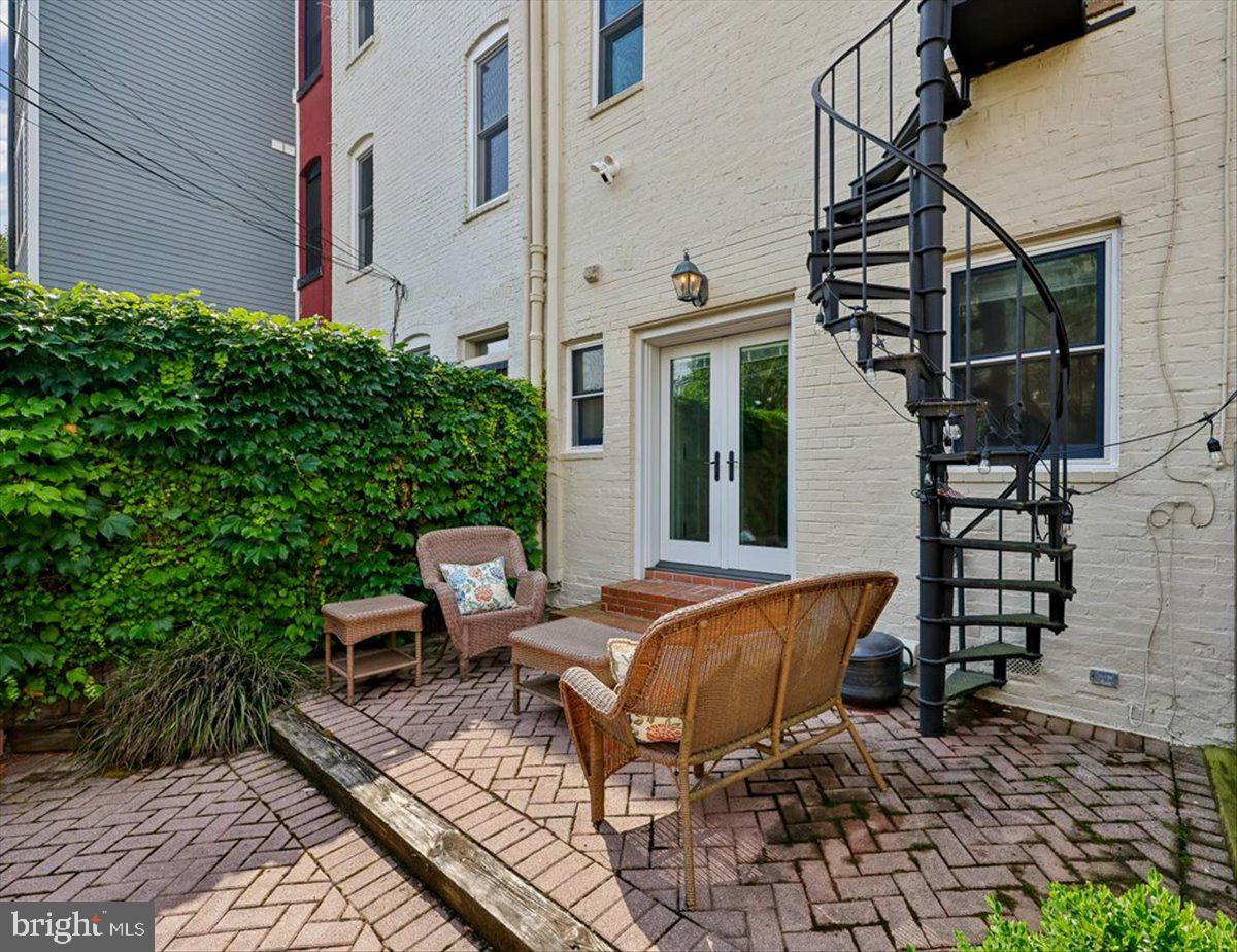 126 E Street Southeast Washington, DC 20003 - Photo 33 of 38