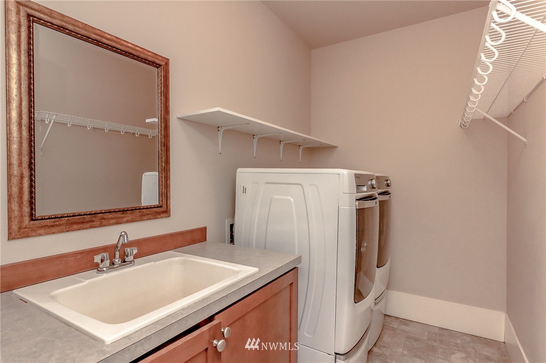 1801 Queen Place Northeast Renton, WA 98056 - Photo 13 of 25
