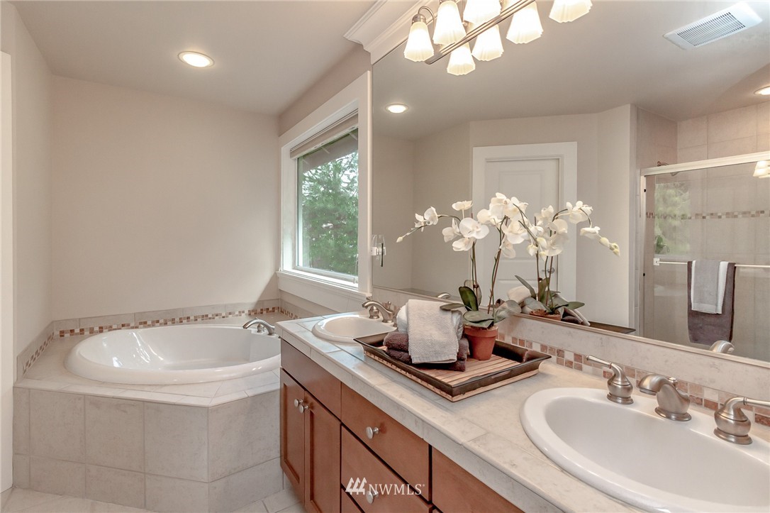 1801 Queen Place Northeast Renton, WA 98056 - Photo 16 of 25