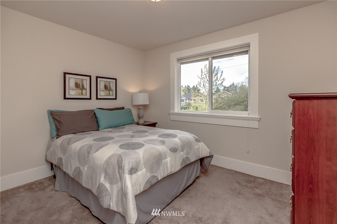 1801 Queen Place Northeast Renton, WA 98056 - Photo 20 of 25
