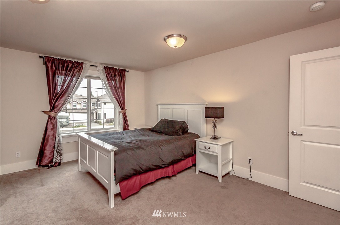 1801 Queen Place Northeast Renton, WA 98056 - Photo 21 of 25