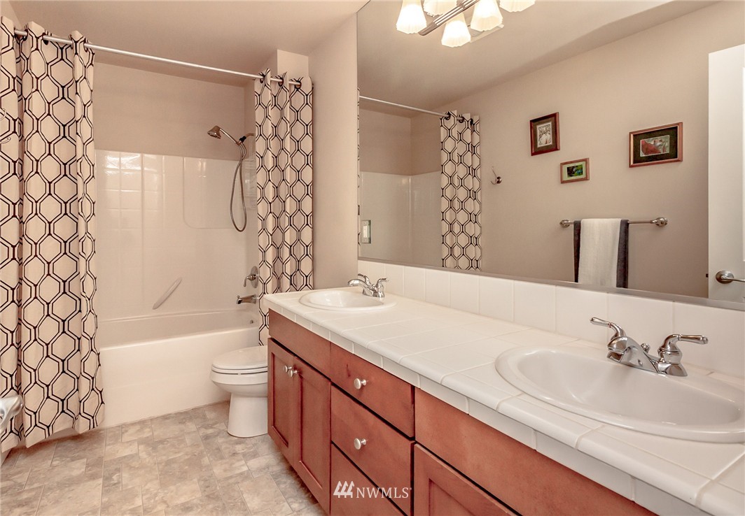 1801 Queen Place Northeast Renton, WA 98056 - Photo 22 of 25