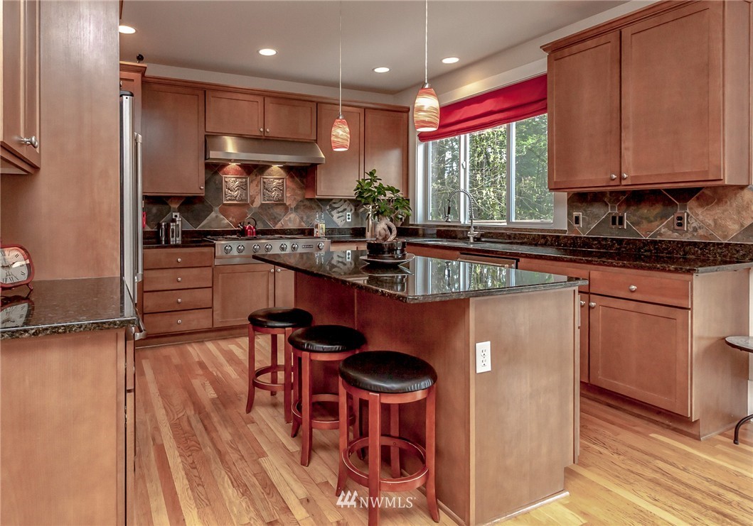 1801 Queen Place Northeast Renton, WA 98056 - Photo 9 of 25