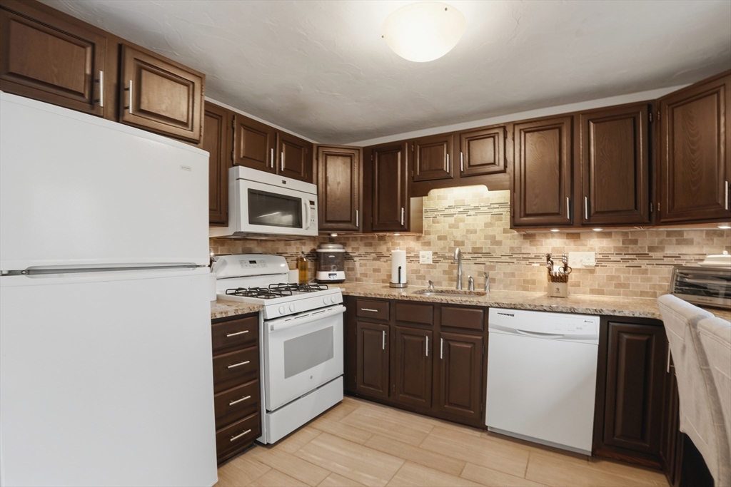 125 Chapin Road, Unit 3E Hudson, MA 01749 - Photo 6 of 20