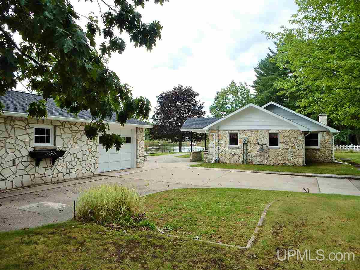 924 North Co Road Manistique, MI 49854 - Photo 9 of 32