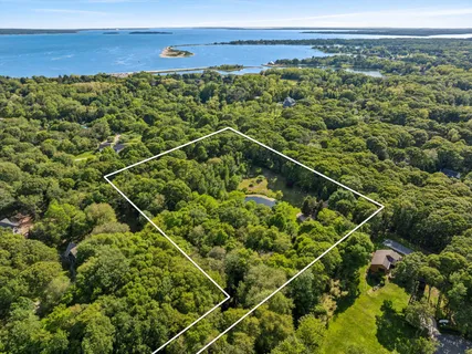 $1,750,000 | 72 South South Ferry Road, Shelter Island, NY 11964