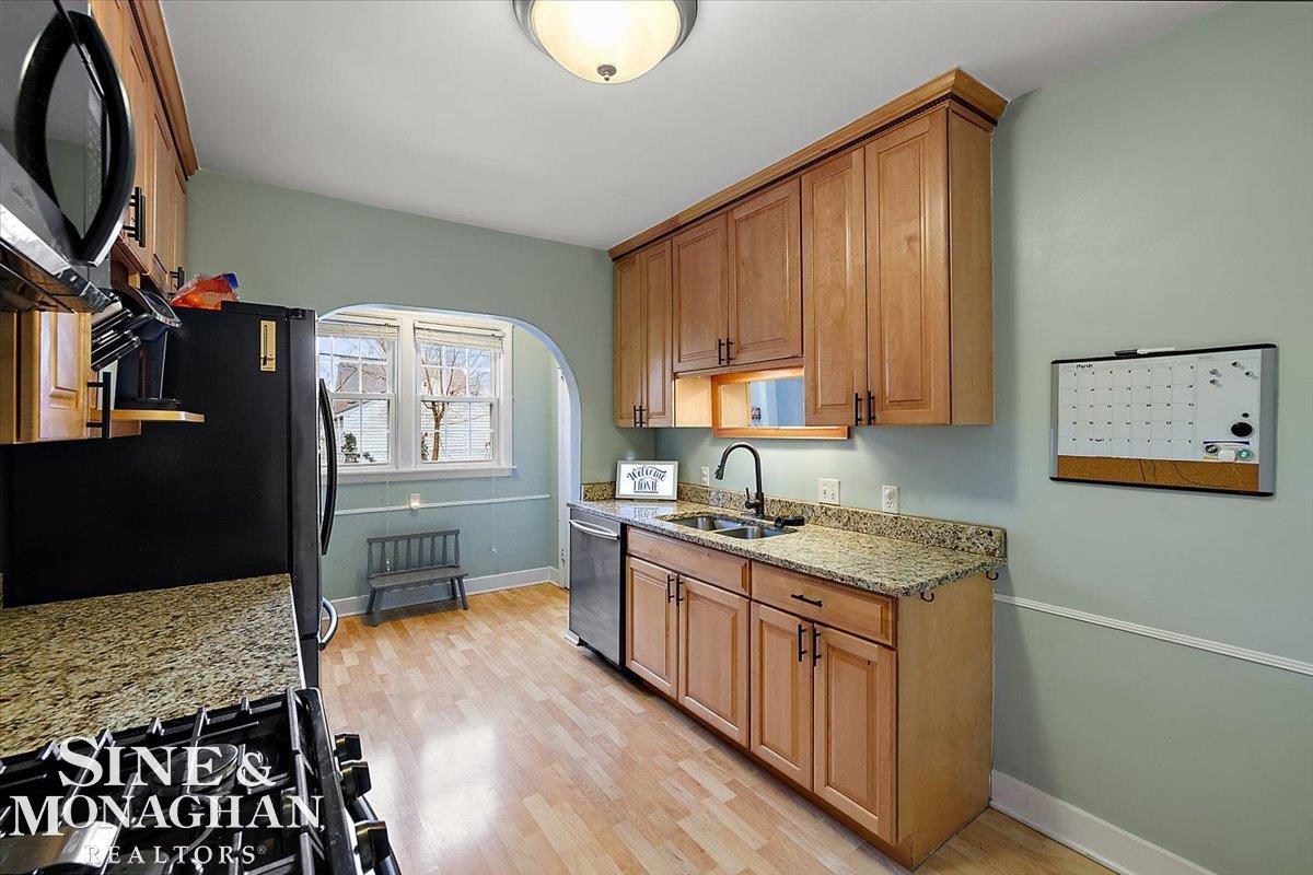 2207 Hawthorne Road Grosse Pointe Woods, MI 48236 - Photo 18 of 42