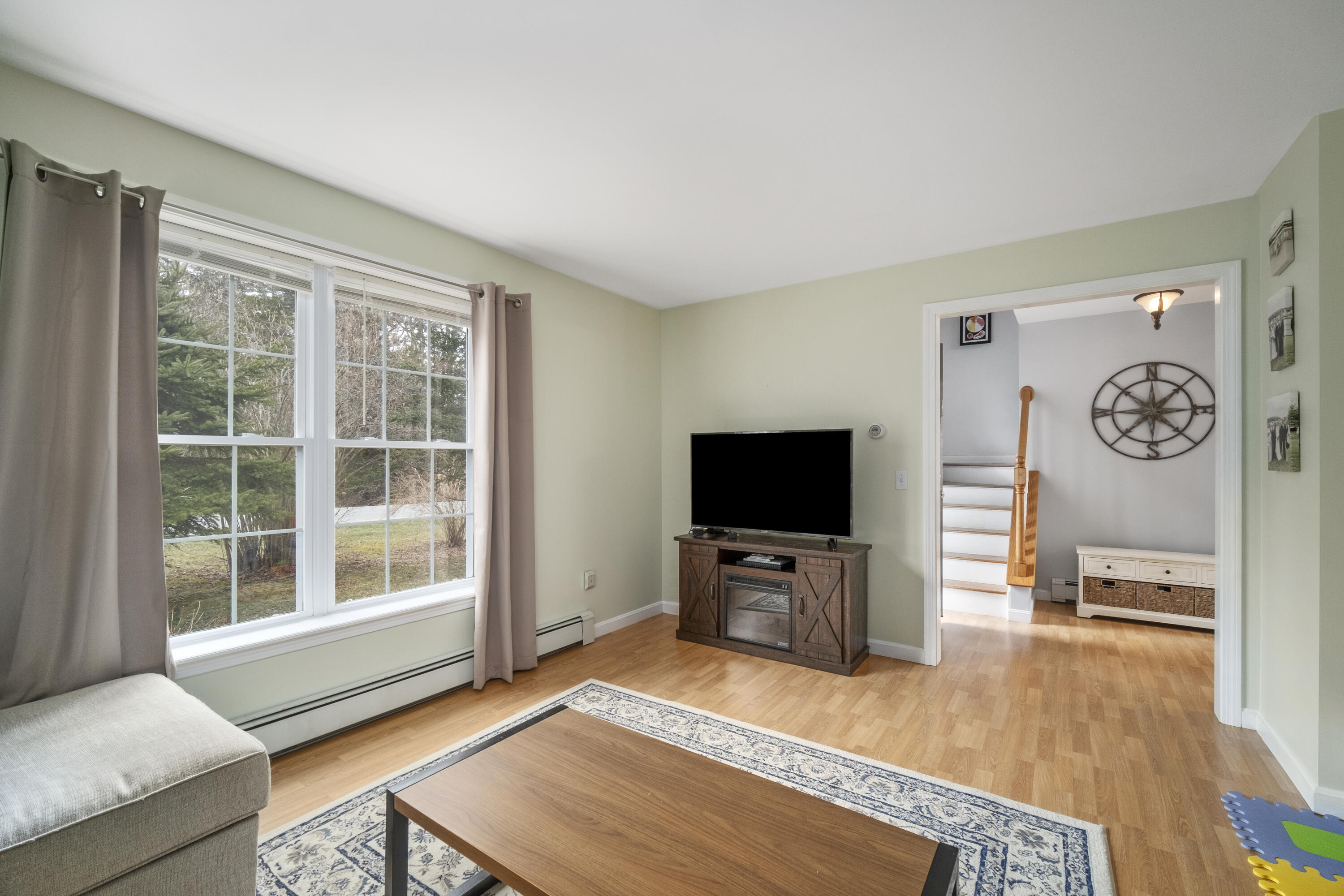 212 Ridge Road Tenants Harbor, ME 04860 - Photo 16 of 53 Living room