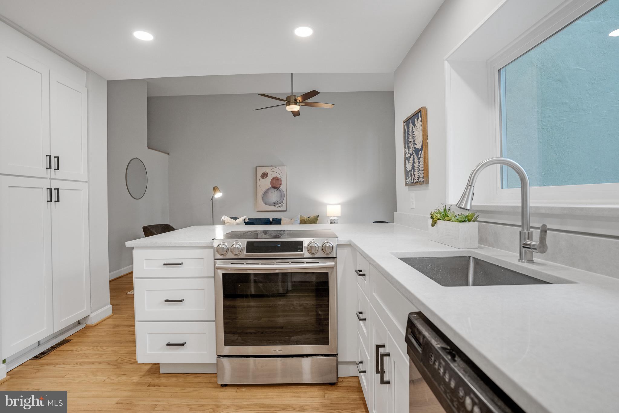 1545 Inlet Court Reston, VA 20190 - Photo 19 of 50